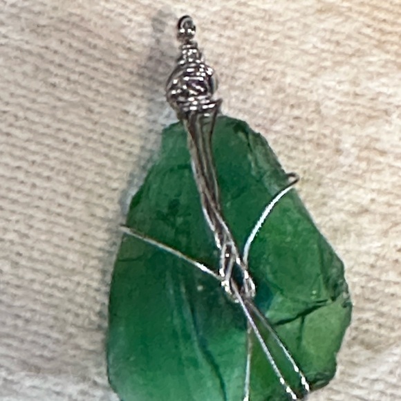 Green Glass and beads Wire-Wrapped Pendant Handmade Jewelry brut Art 4174-4170 B - Picture 6 of 11